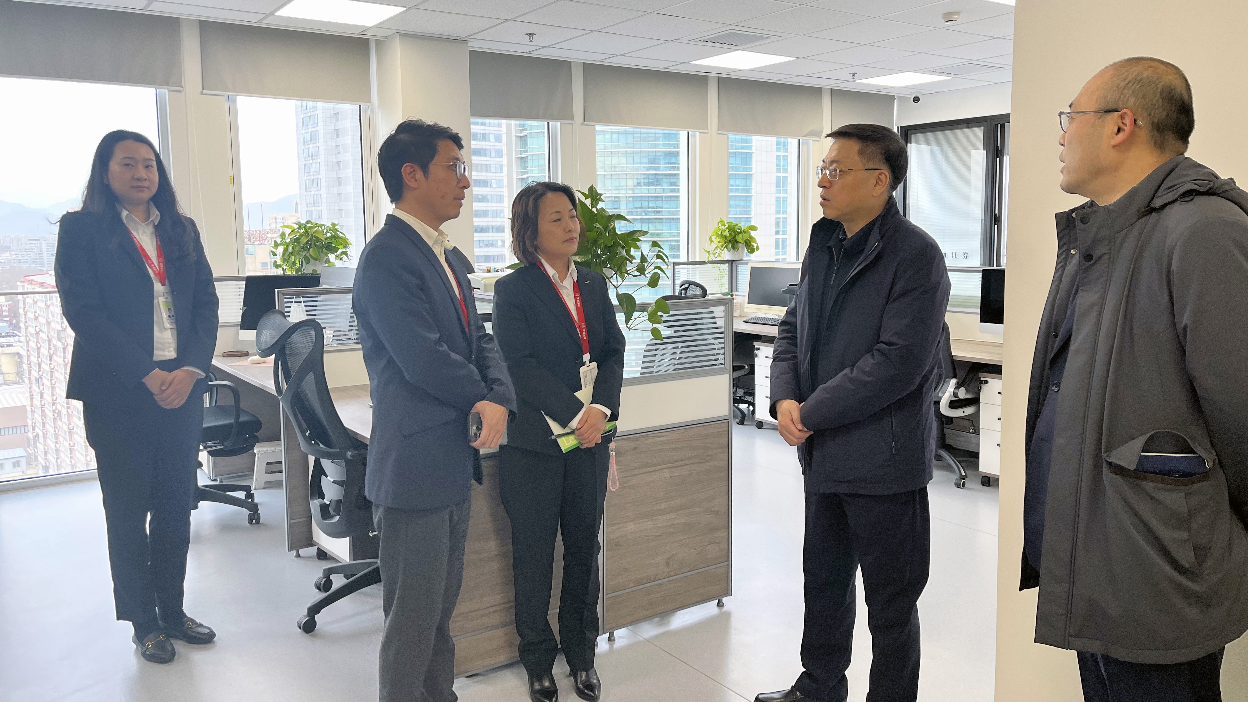 郭祥玉总经理到诚通证券开展调研